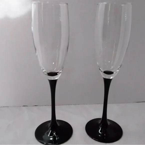 Glasses 2 Vintage LUMINARC Black Stem Champagne Flutes Wine France - Picture 2 of 4